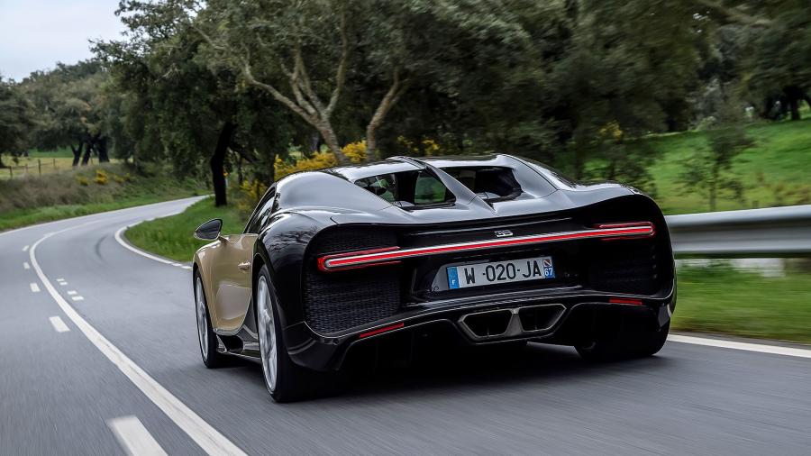  Bugatti Chiron 2017 года  (WW) (фото 8 из 67)